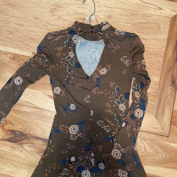 Floral Print Dress - Picture 10 of 10